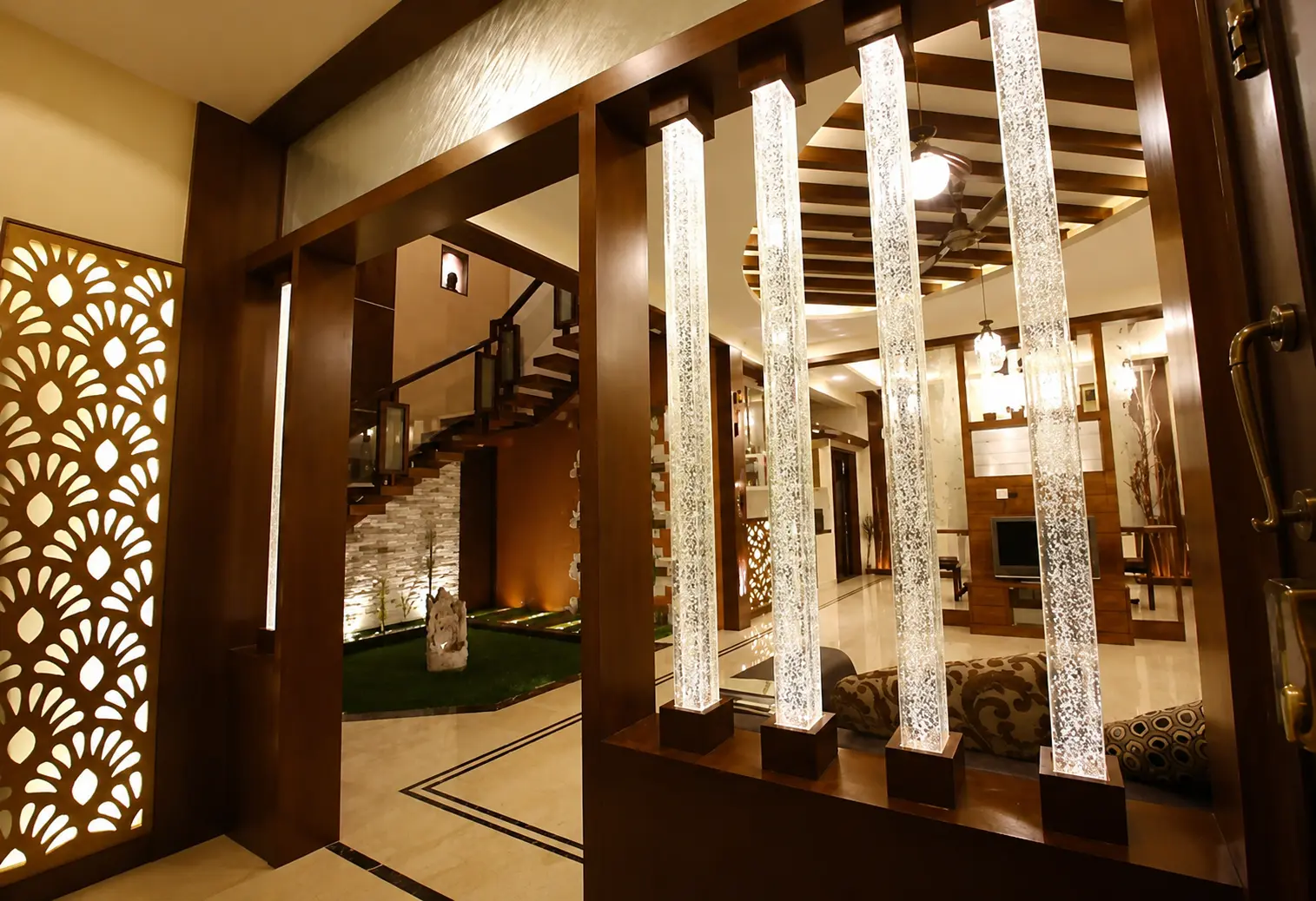 Glass pillars